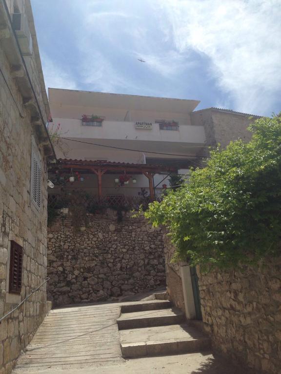 Ana Tudor Apartments Hvar Town Luaran gambar